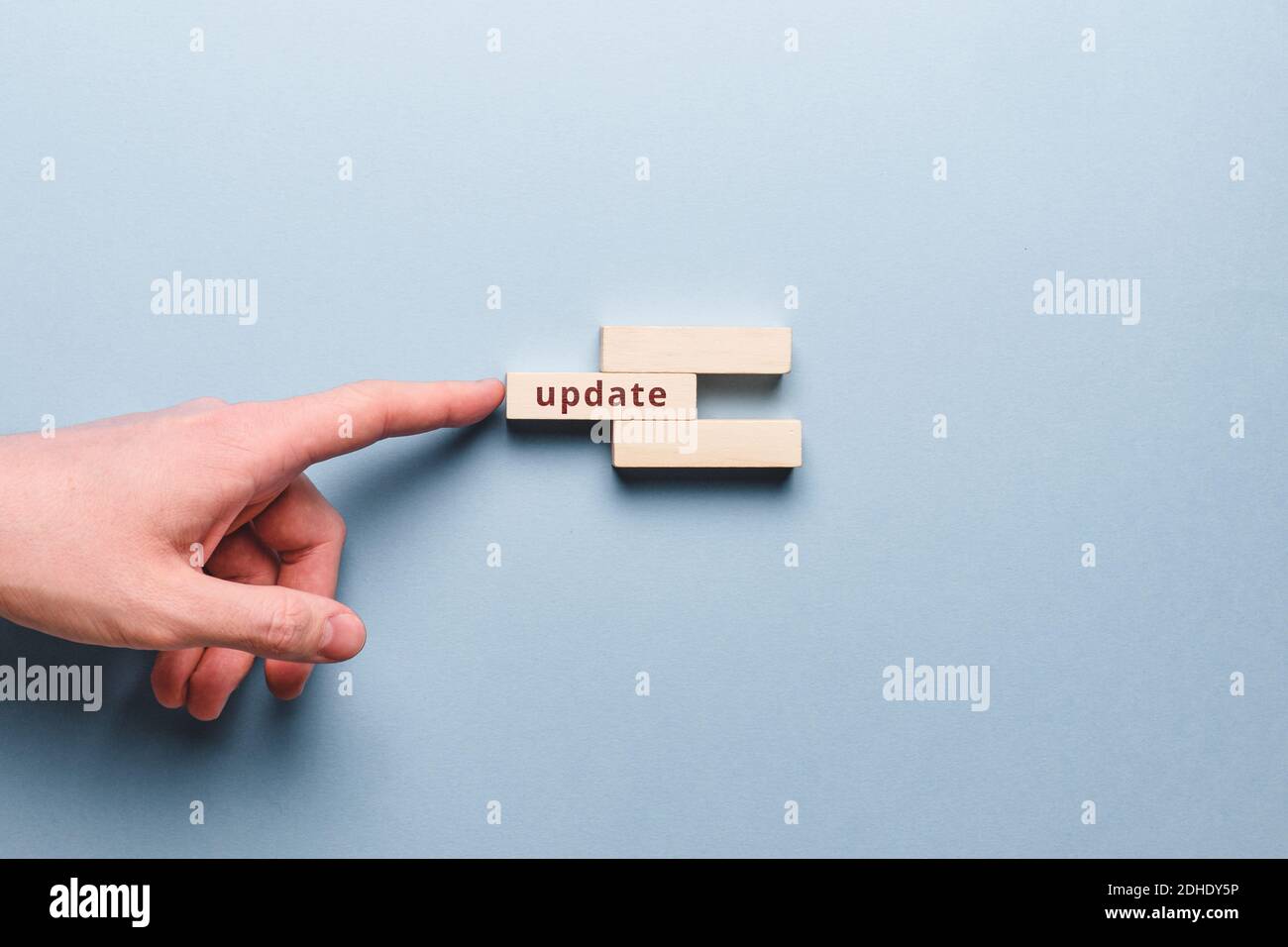 Abstraktes Konzept von Updates in Programmierung und Codierung. Stockfoto