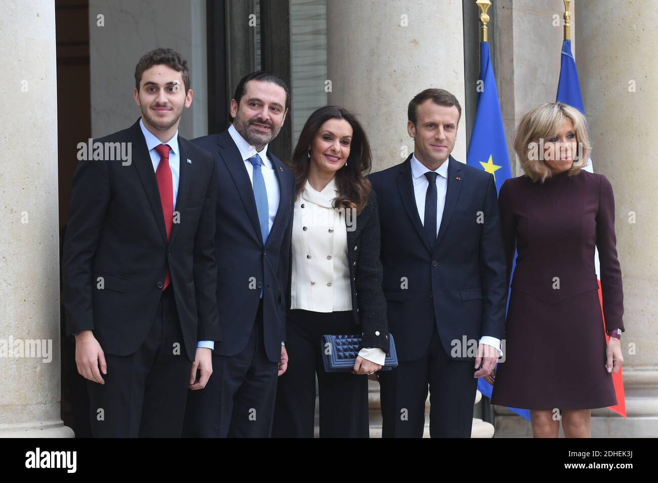 L-R : Hussam Hariri, Saad Hariri, seine Frau Lara Al Azem, der französische Präsident Emmanuel Macron und seine Frau Brigitte am 18. November 2017 im Elysee Palace in Paris. Foto von Ammar Abd Rabbo/ABACAPRESS.COM Stockfoto