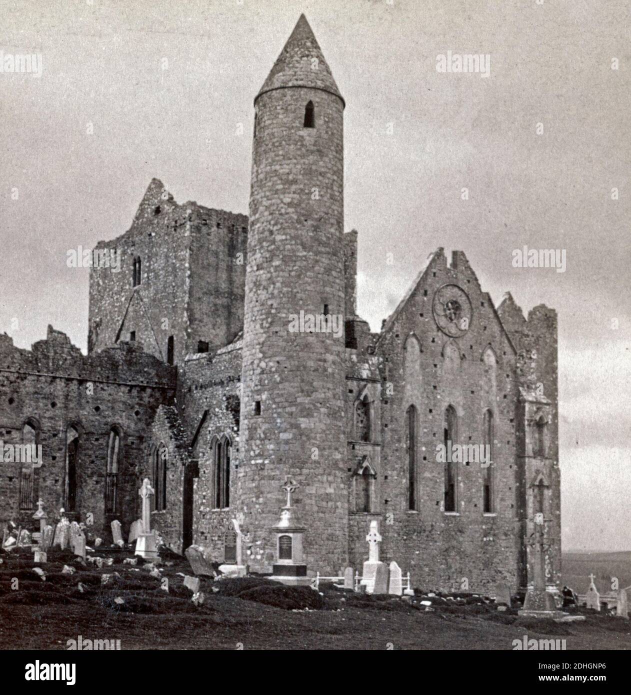 Kathedrale, verbrannt vom berühmten Earl of Kildare, Rock of Cashel, Irland, um 1903 Stockfoto