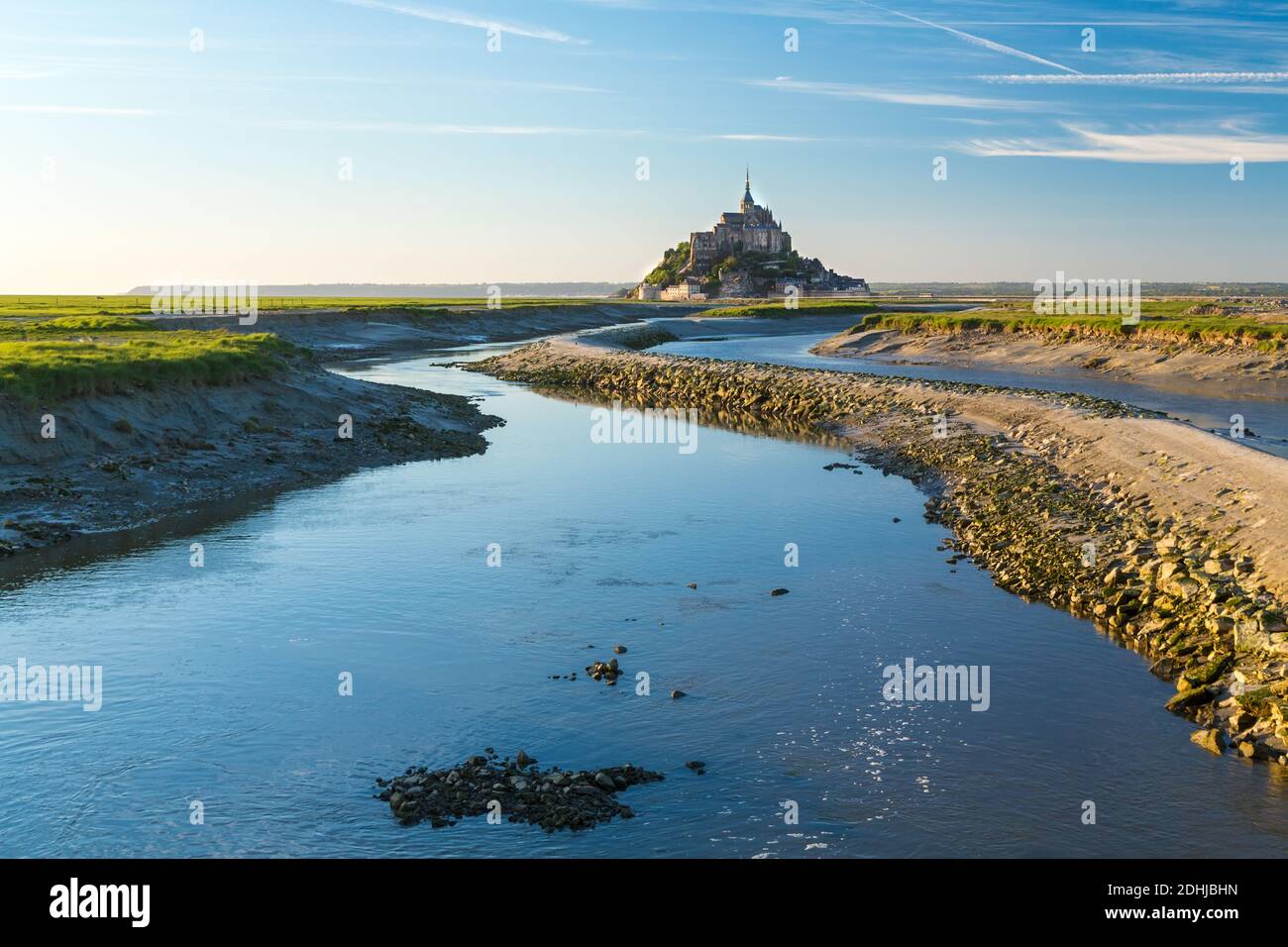 Die historische Zitadelle und Abteikirche von Le Mont Saint Michel in der Normandie. Stockfoto