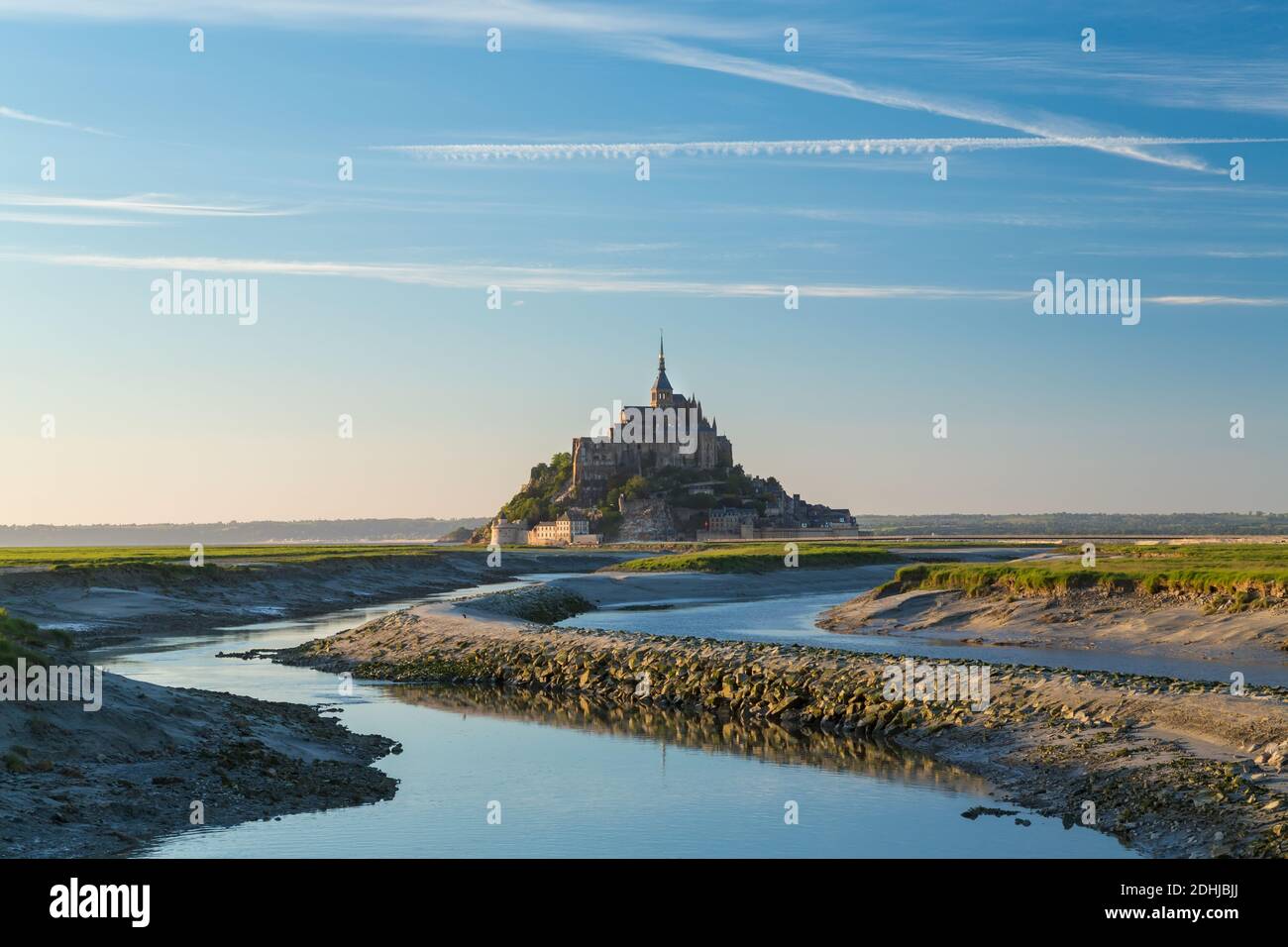 Die historische Zitadelle und Abteikirche von Le Mont Saint Michel in der Normandie. Stockfoto