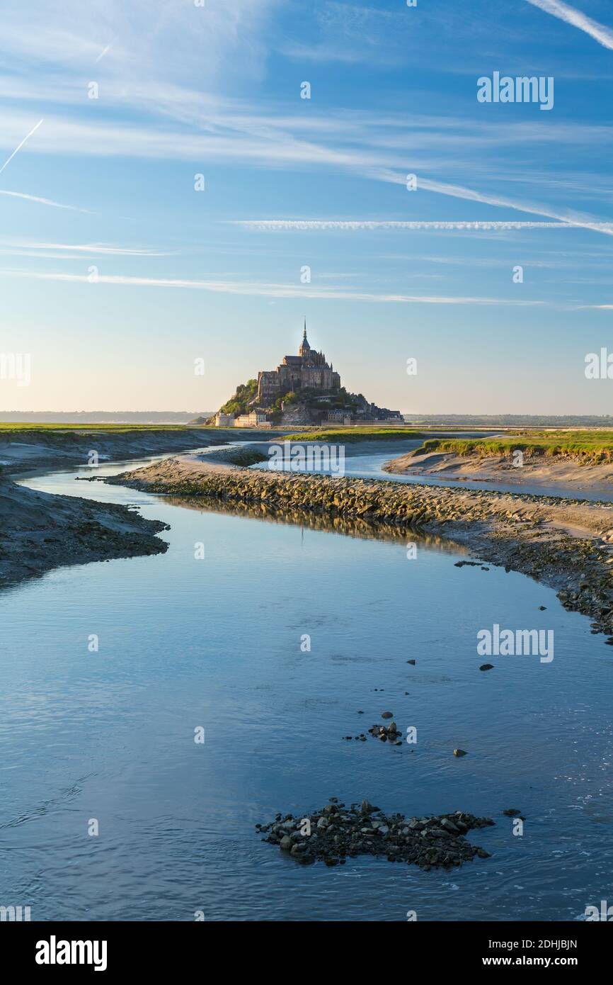 Die historische Zitadelle und Abteikirche von Le Mont Saint Michel in der Normandie. Stockfoto