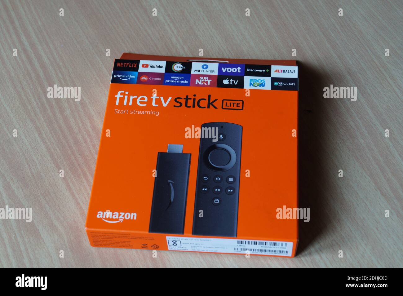 Kerala, Indien - 12-11-2020: Box von Amazon Fire tv Stick lite Stockfoto
