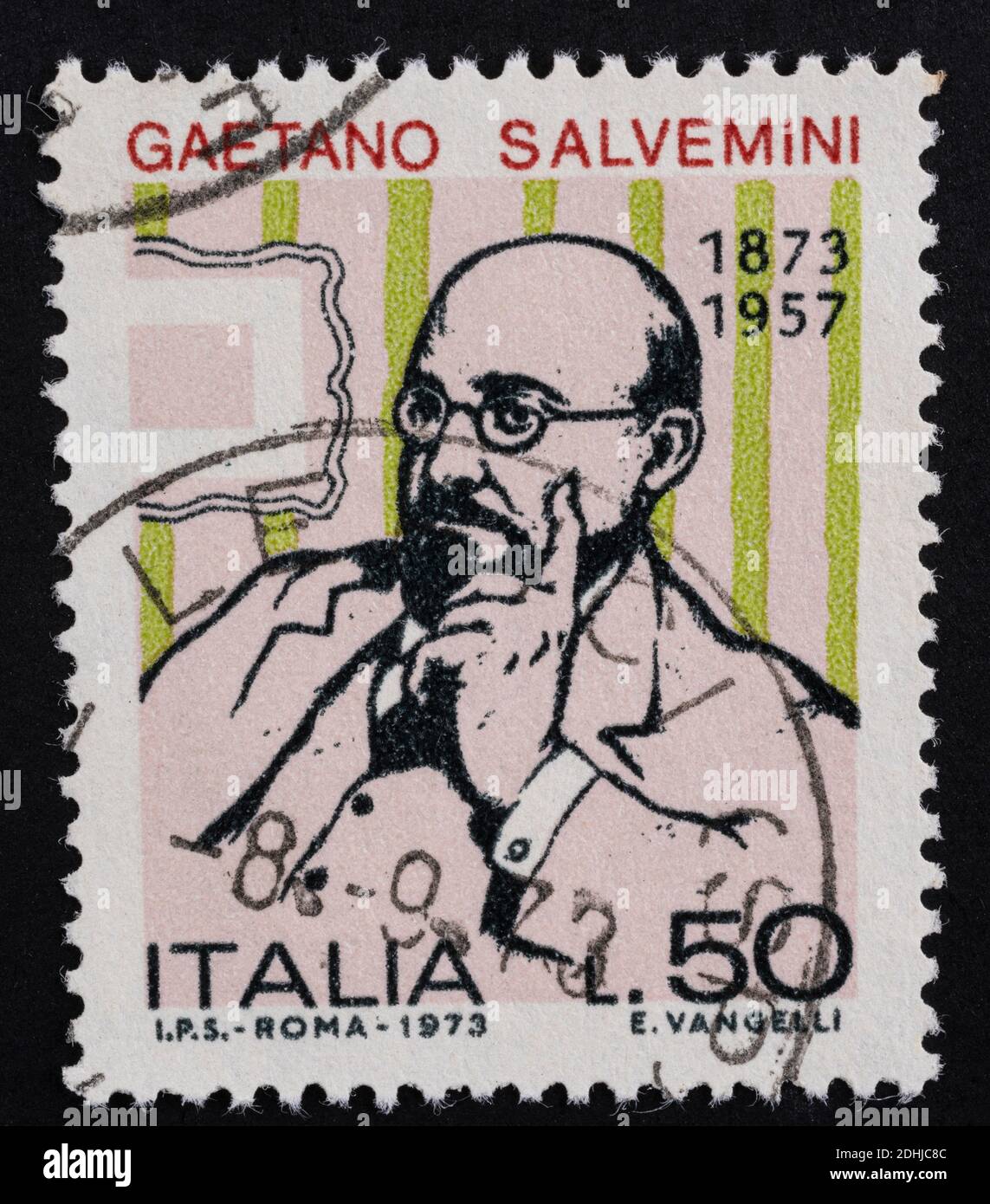 Udine, Italien. 10. Dezember 2020. Das Gedenken an Gaetano Salvemini auf einer italienischen Briefmarke Stockfoto