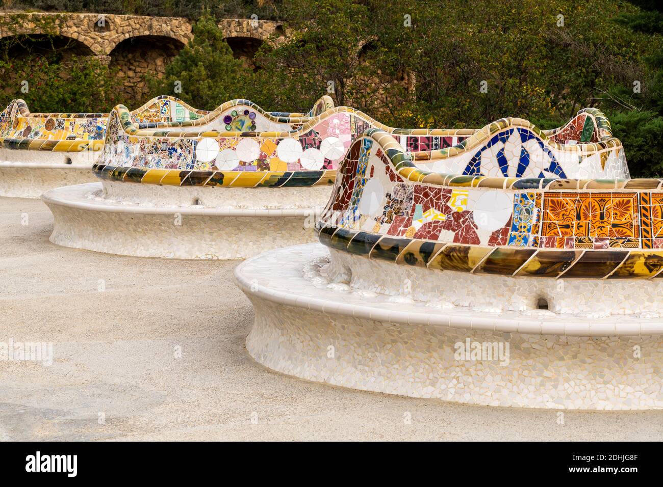 Geflieste Serpentinbank, Park Guell, Barcelona, Katalonien, Spanien Stockfoto