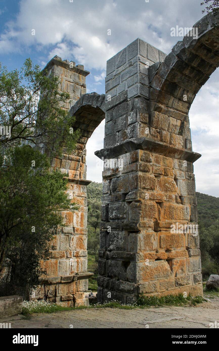 Das römische Aquädukt am Dorf von Moria auf der Insel Lesbos (Mytilini), Griechenland. Stockfoto