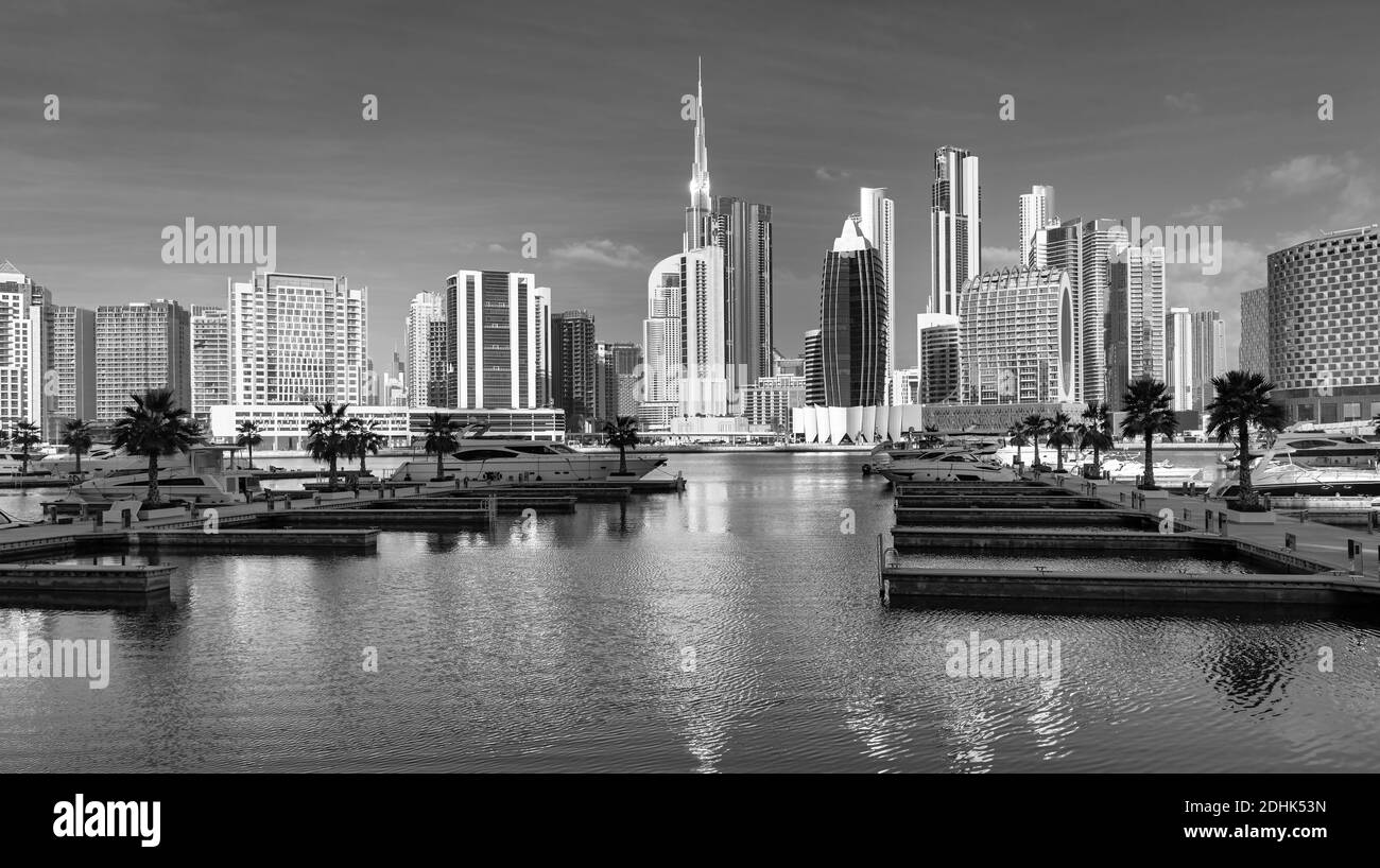 Erstaunlich der Innenstadt Dubais Skyline im Sonnenuntergang, Dubai, Vereinigte Arabische Emirate Stockfoto
