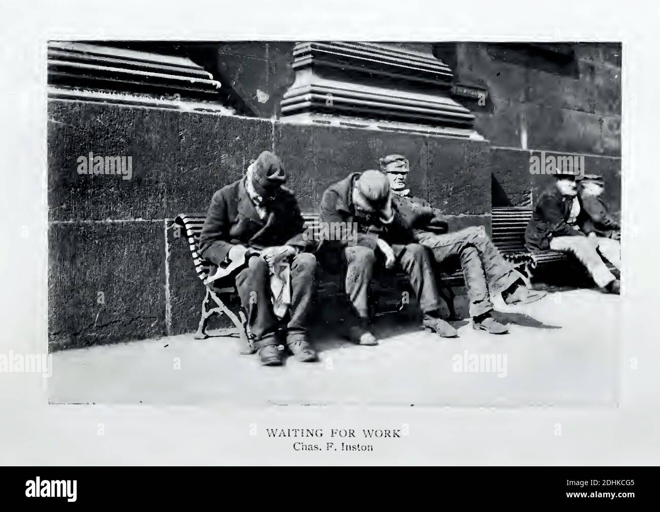 Warten auf Arbeit von Chas. F. Inston. Stockfoto