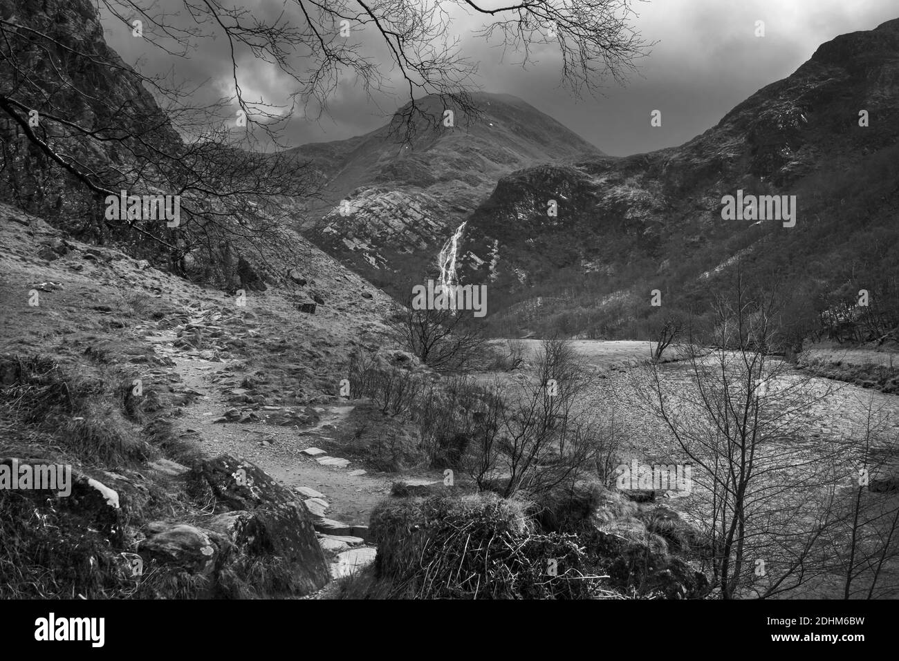 Steall Falls Schwarz-Weiß-Bild in den schottischen Highlands Stockfoto
