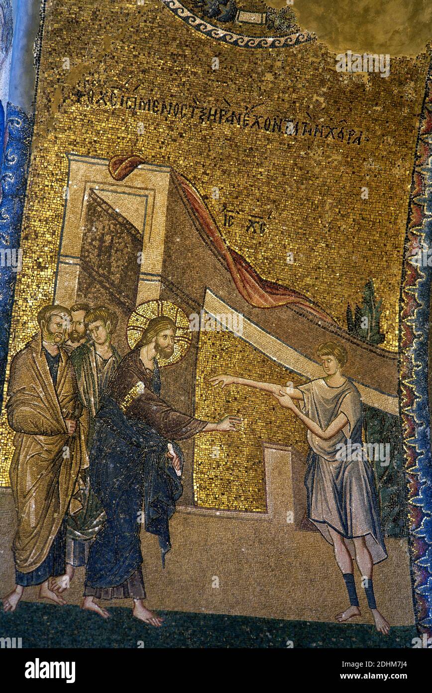 Türkei, Istanbul. Kirche des Heiligen Erlösers in Chora. Byzantinischer Stil. Innere Narthex Mosaik, 14. Jahrhundert. Die Heilung eines jungen Mannes mit verdorrter Hand. Stockfoto