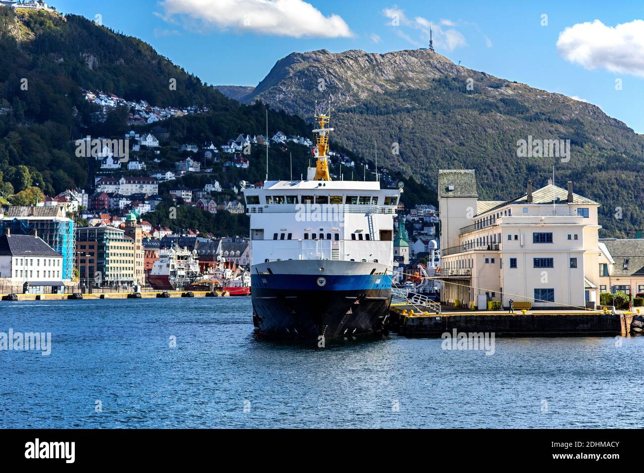 Marineschulschiff Gann (ex Passenger Wesel Narvik) am Tollboden Kai im Hafen von Bergen, Norwegen Stockfoto