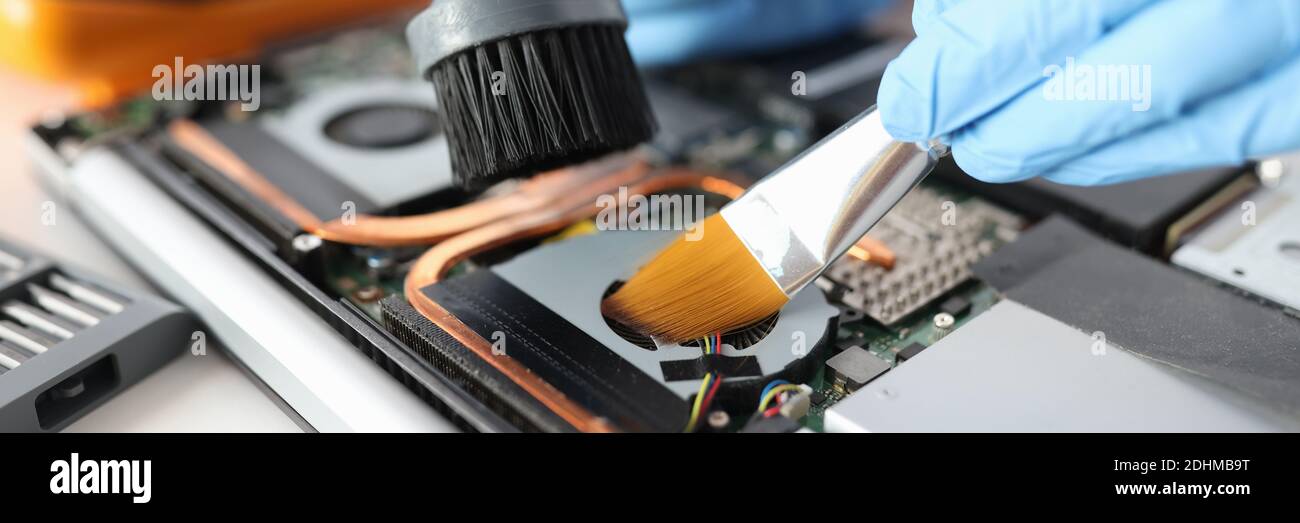 Computer-Festplatte Reparatur und Wartung Nahaufnahme Stockfoto