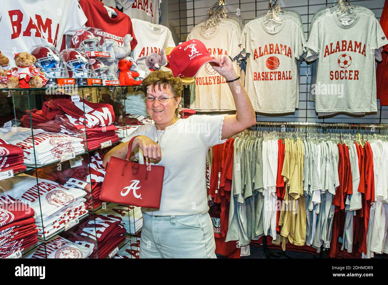 Tuscaloosa Alabama, Paul W. Bear Bryant Museum, Coach University of Alabama College Football, Souvenirladen Souvenirs Kleidung Frau Frauen Shopping Shirts Stockfoto