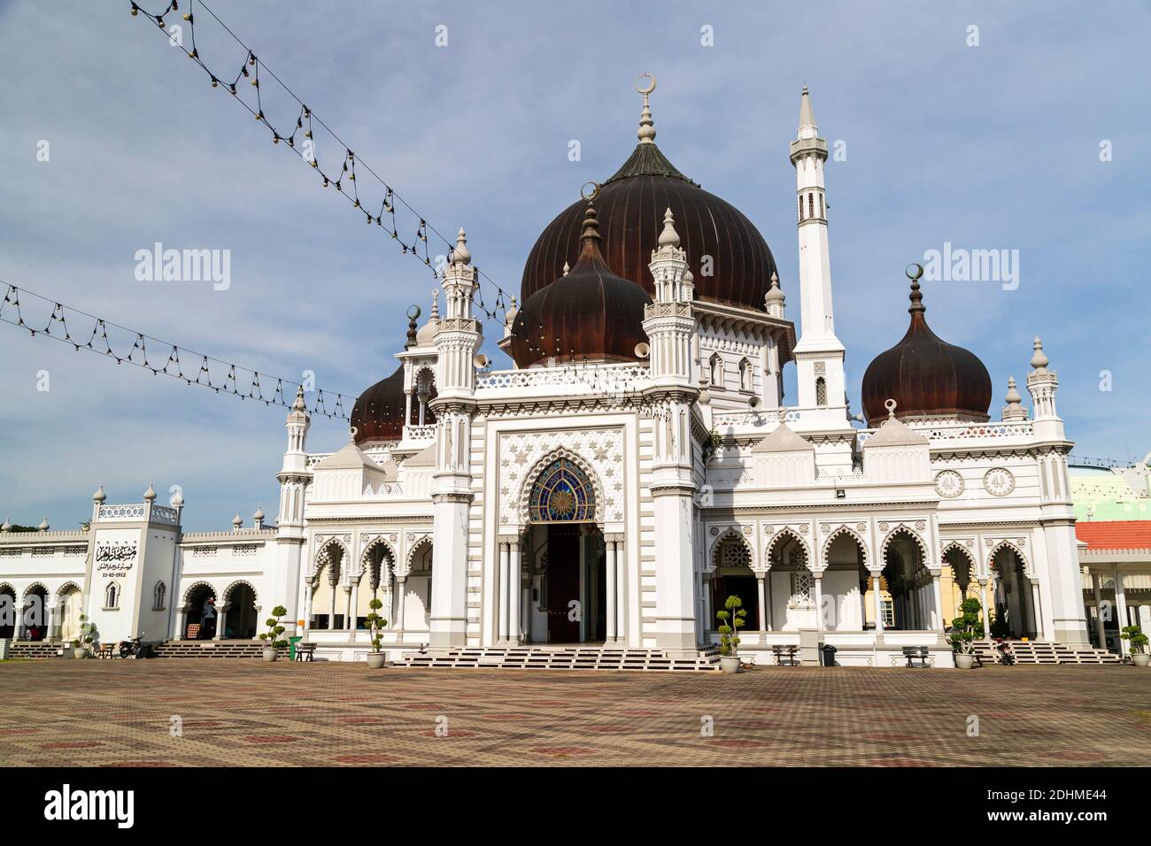 Die Zahir Moschee (Malaiisch: Masjid Zahir) ist eine Moschee in Alor Setar, Kedah, Malaysia, und die staatliche Moschee des Staates Kedah. Die Zahir Moschee ist eine Stockfoto