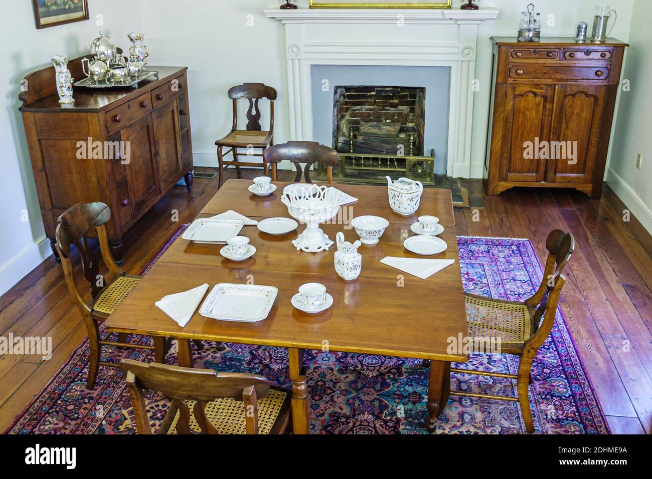Alabama Tuscumbia Ivy Green Helen Keller Geburtsort, historisches Haus taub blind der Wundertäter, Esszimmer Tisch Einstellung Möbel Inneneinrichtung ins Stockfoto