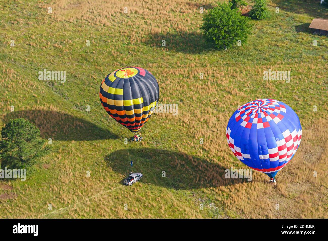 Alabama Decatur Alabama Jubilee Heißluftballon Classic, Point Mallard Park Luftballons jährliche Ansicht von Gondel Open Field landete, Stockfoto