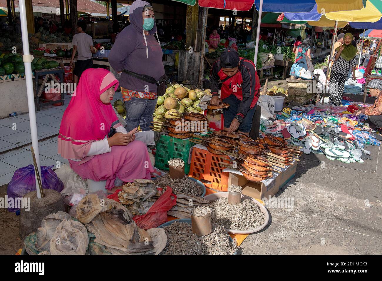 Händler in Tomohon emarket, Minahasa, Nord Sulawesi, Indonesien. Stockfoto