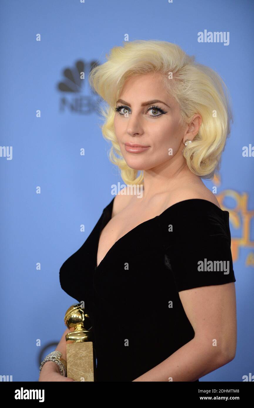 Lady Gaga nimmt am Presseraum der 73. Jährlichen Golden Globe Awards Teil, die am 10. Januar 2016 im Beverly Hilton Hotel in Beverly Hills, Kalifornien, stattfinden. Foto von Lionel Hahn/AbacaUsa.com Stockfoto