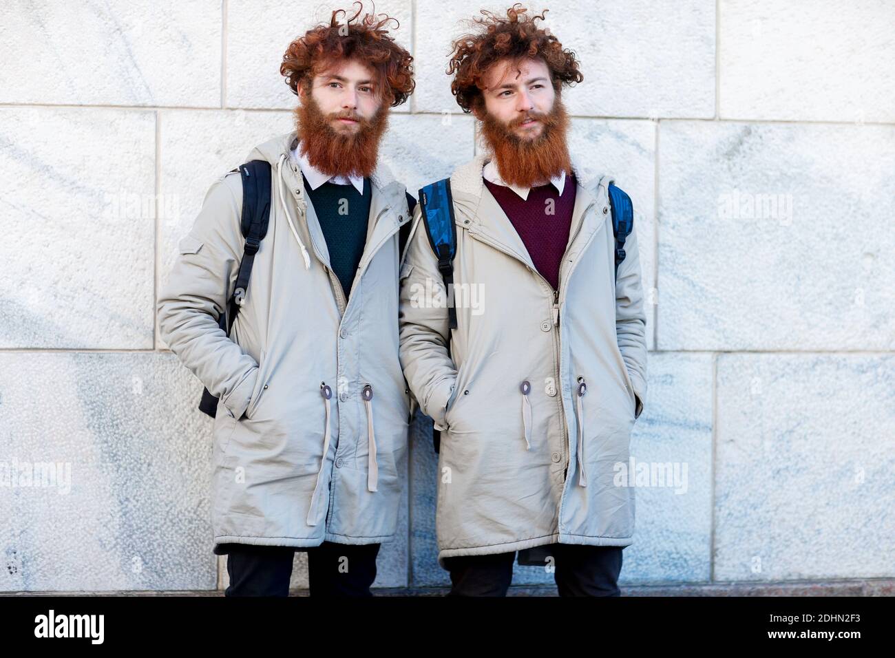 Street Style, Fabrizio und Valerio Salvatori Ankunft in Costume National Homme Herbst-Winter 2016-2017 Show auf der Piazza Duomo, in Mailand, Italien, am 16. Januar 2016. Foto von Marie-Paola Bertrand-Hillion/ABACAPRESS.COM Stockfoto