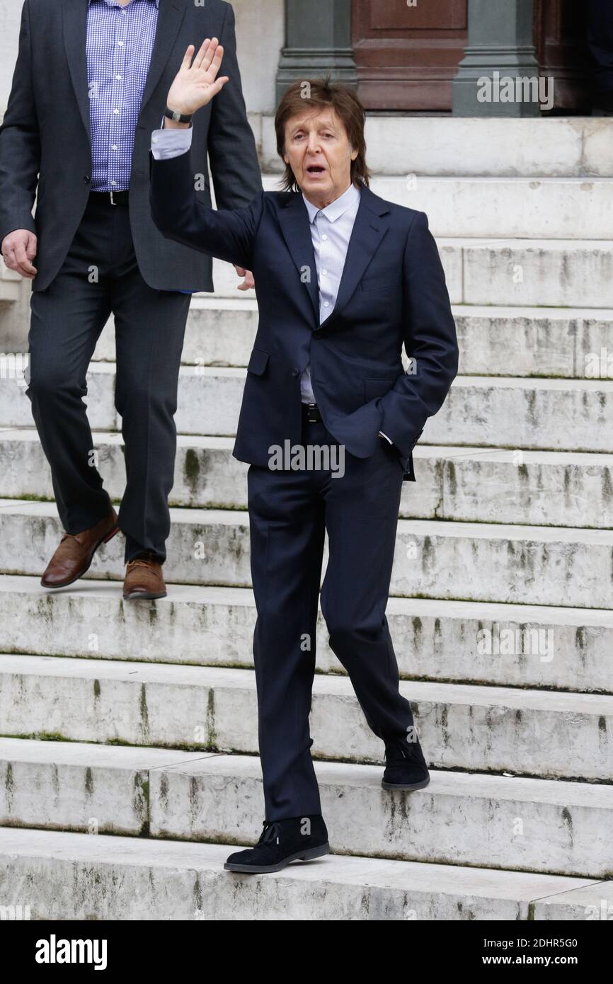 Paul McCartney bei der Ankunft zur Stella McCartney Show in der Opera Garnier, im Rahmen der Pariser Herbst/Winter 2016/2017 Fashion Week am 07. März 2016. Foto von Jerome Domine/ABACAPRESS.COM Stockfoto