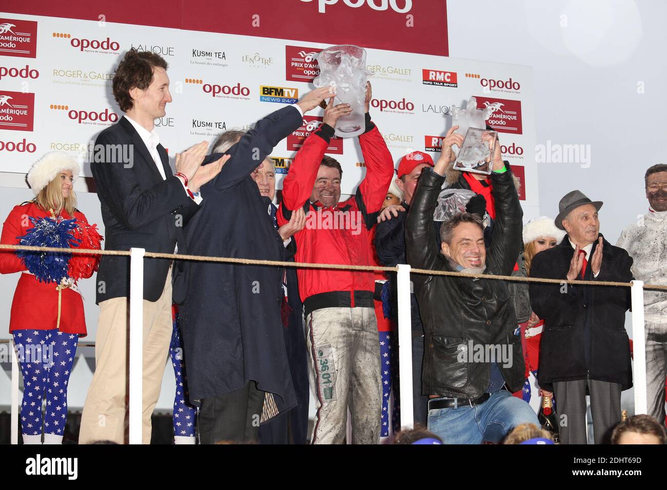 GERARD LARCHER, VICTOIRE DE FRANCK NIVARD AU 95EME PRIX D'AMERIQUE OPODO, SEBASTIEN GUARATO, PIERRE PILARSKI PROPRIETAIRE DE BOLD EAGLE - 95EME PRIX D'AMERIQUE OPODO A L'HIPPODROME DE VINCENNES FOTO VON NASSER BERZANE/ABACAPRESS.COM Stockfoto