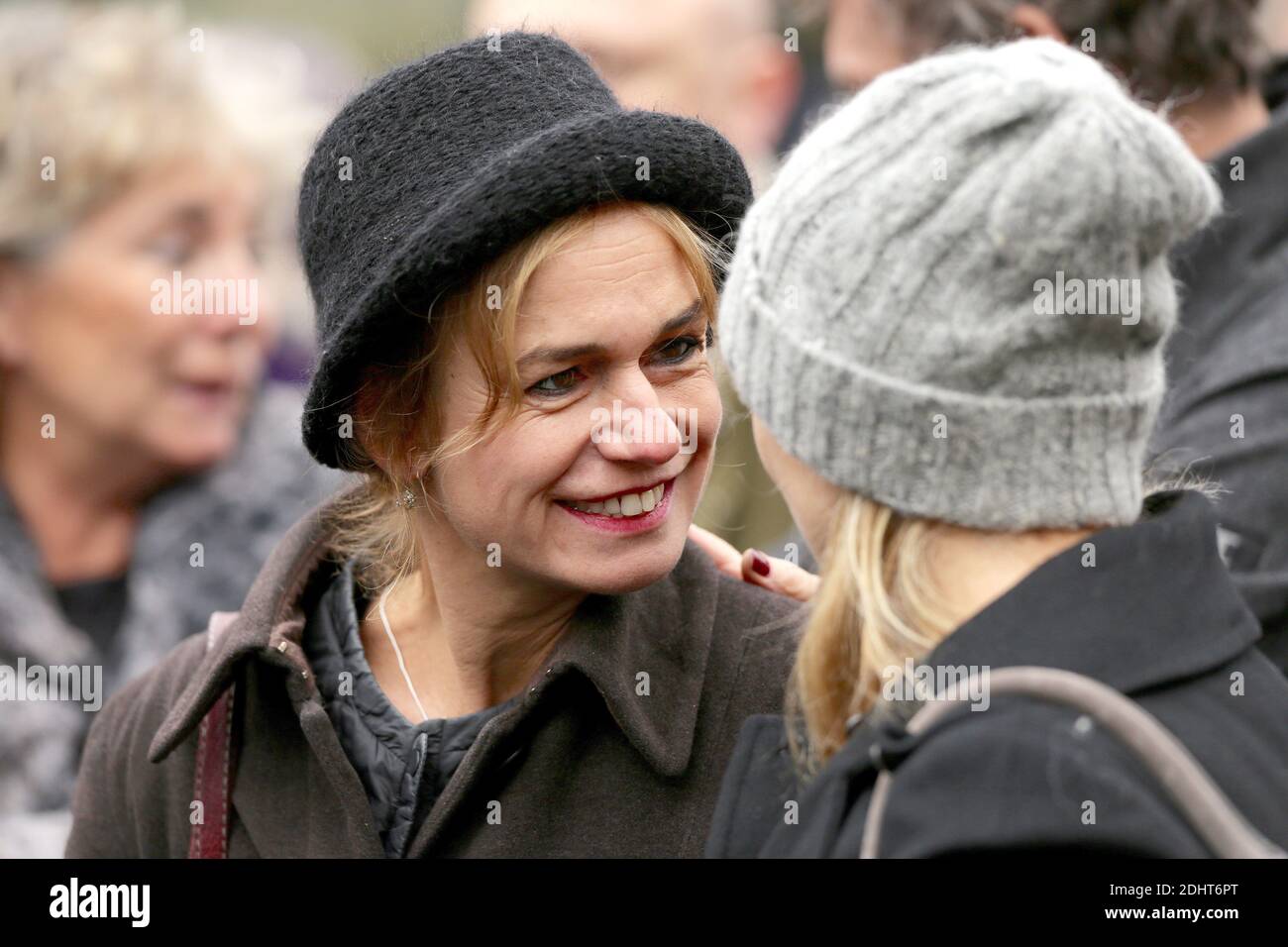 Sandrine Bonnaire - Obseques du realisateur Jacques Rivette au cimetiere Montmartre à Paris. Foto von Nasser Berzane/ABACAPRESS.COM Stockfoto