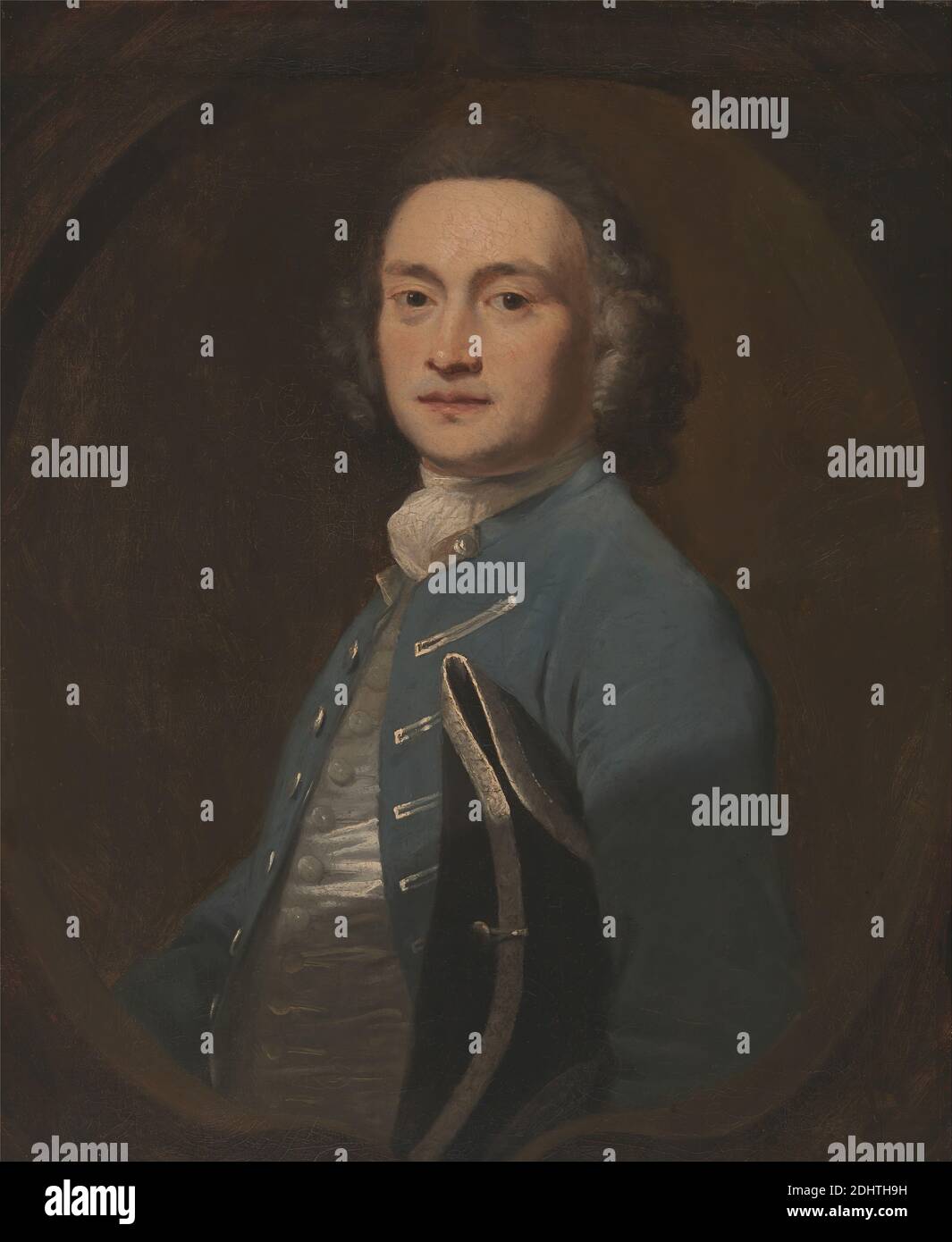 An Unknown man, Sir Joshua Reynolds RA, 1723–1792, British, ca. 1748, Öl auf Leinwand, Stütze (PTG): 30 x 25 Zoll (76.2 x 63.5 cm), blau, Kravatte, Hüte, Mann, oval, Porträt, Schatten, Tricorne, Weste Stockfoto
