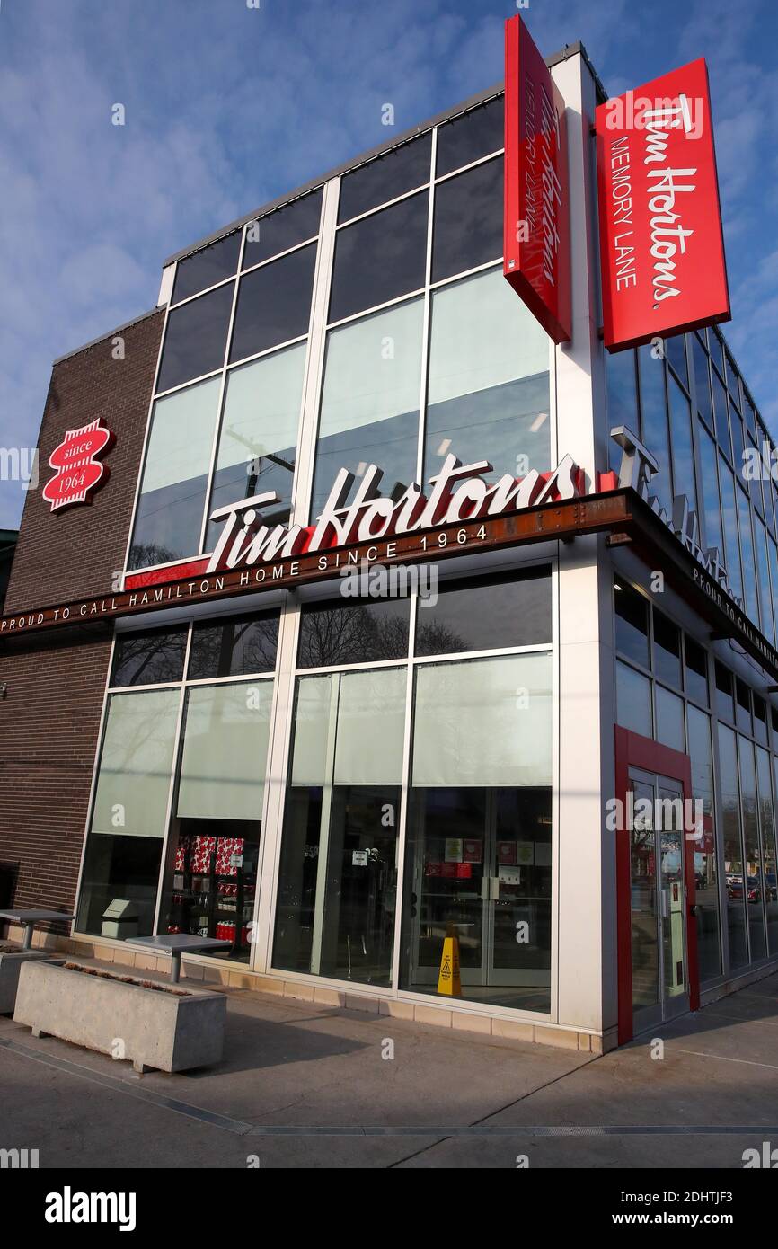 11. Dezember 2020 - Hamilton Ontario Kanada. Erstes Tim Hortons Gebäude in Ottawa St N 65 in Hamilton, Ontario, Kanada. Luke Durda/Alamy Stockfoto