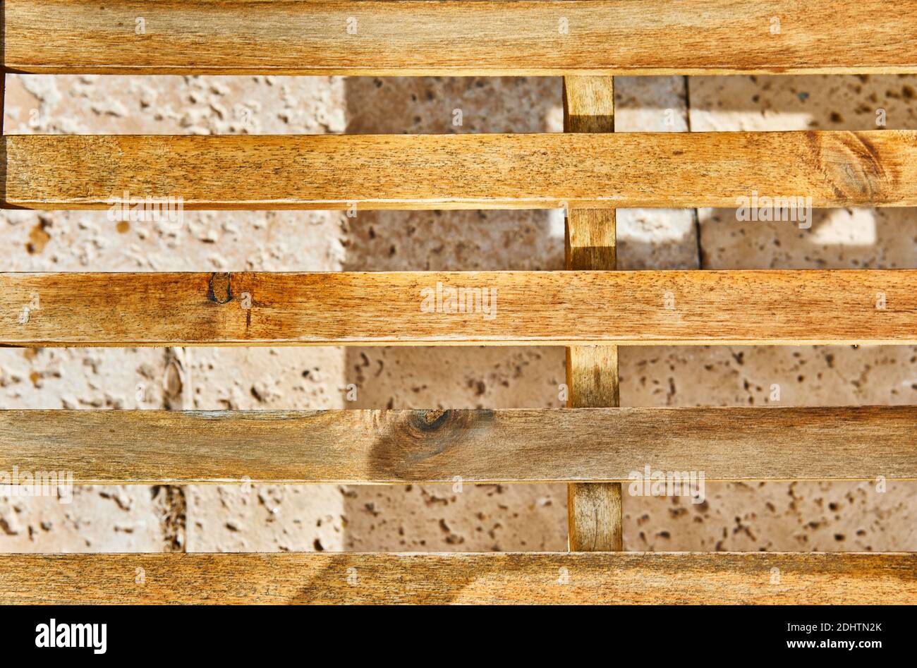 Alte braune Vintage Grunge Hintergrund aus horizontalen Holzbrettern. Stockfoto
