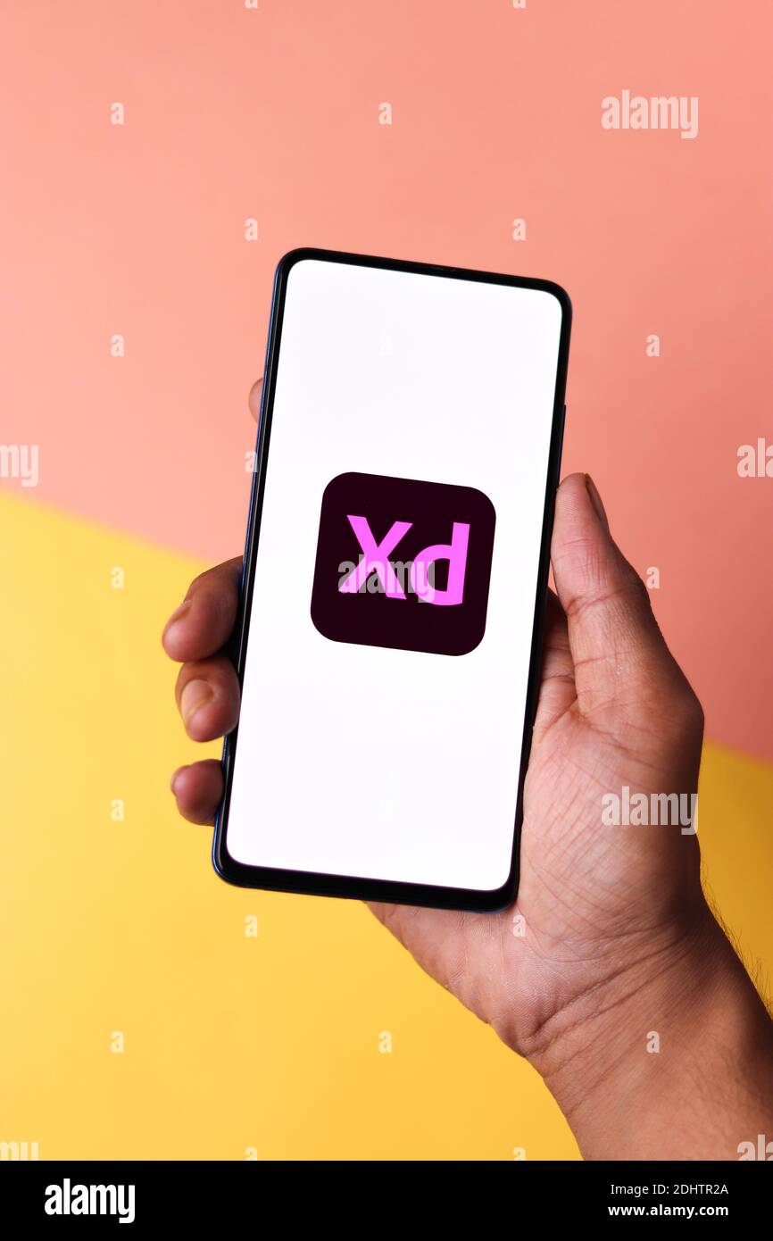 Assam, indien - Dezember 20, 2020 : Adobe XD-Logo auf Handy-Bildschirm Stock Bild. Stockfoto