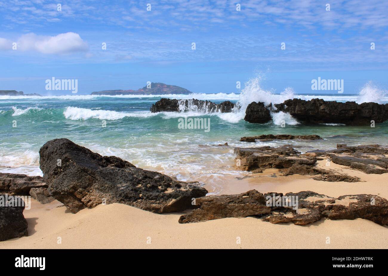 Norfolk Island, Australian External Territory, Slaughter Bay mit Blick auf Phillip Island. Stockfoto