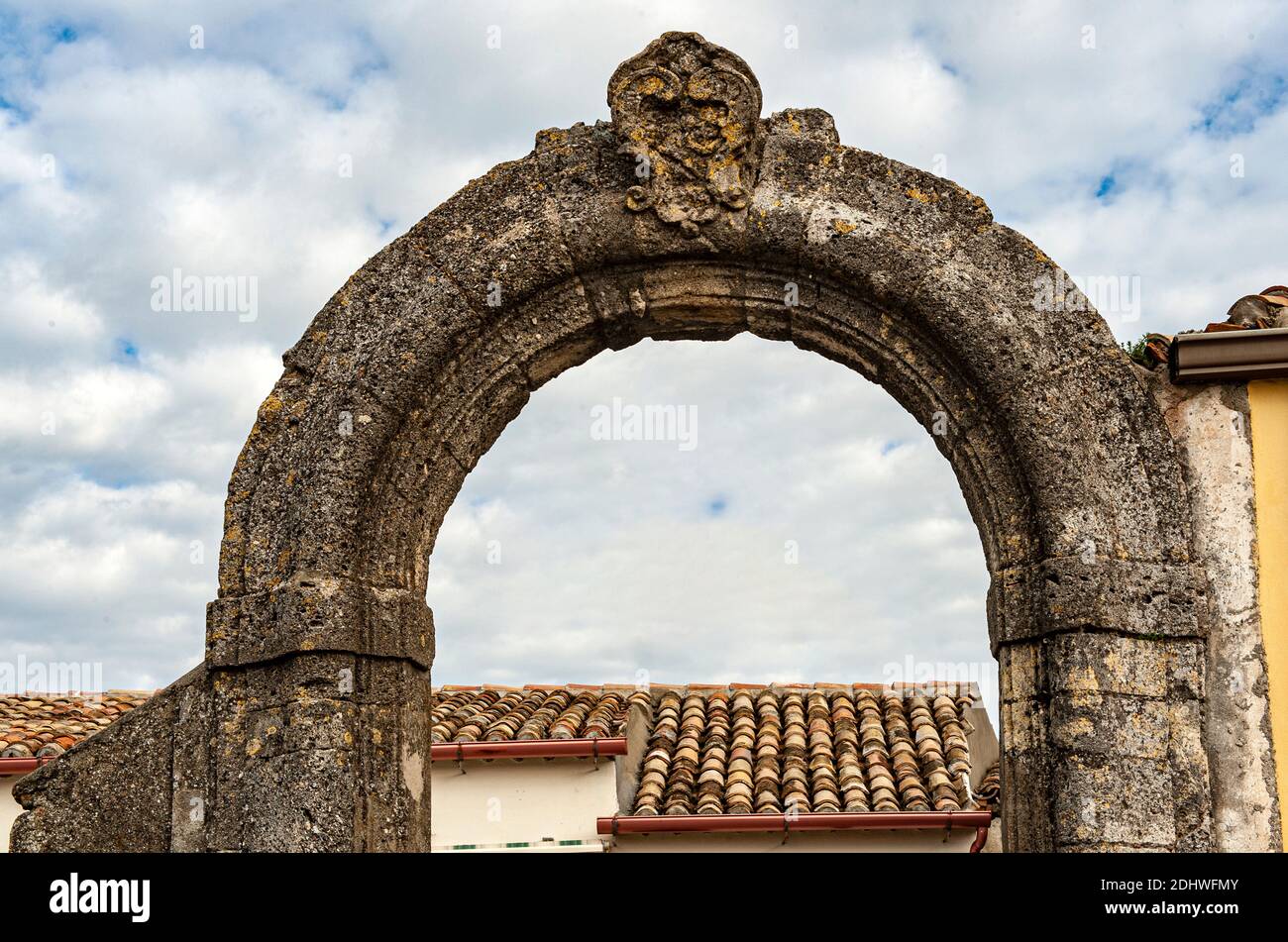 Italien Kalabrien - Squillace - Bogen von Patrizierportal Stockfoto