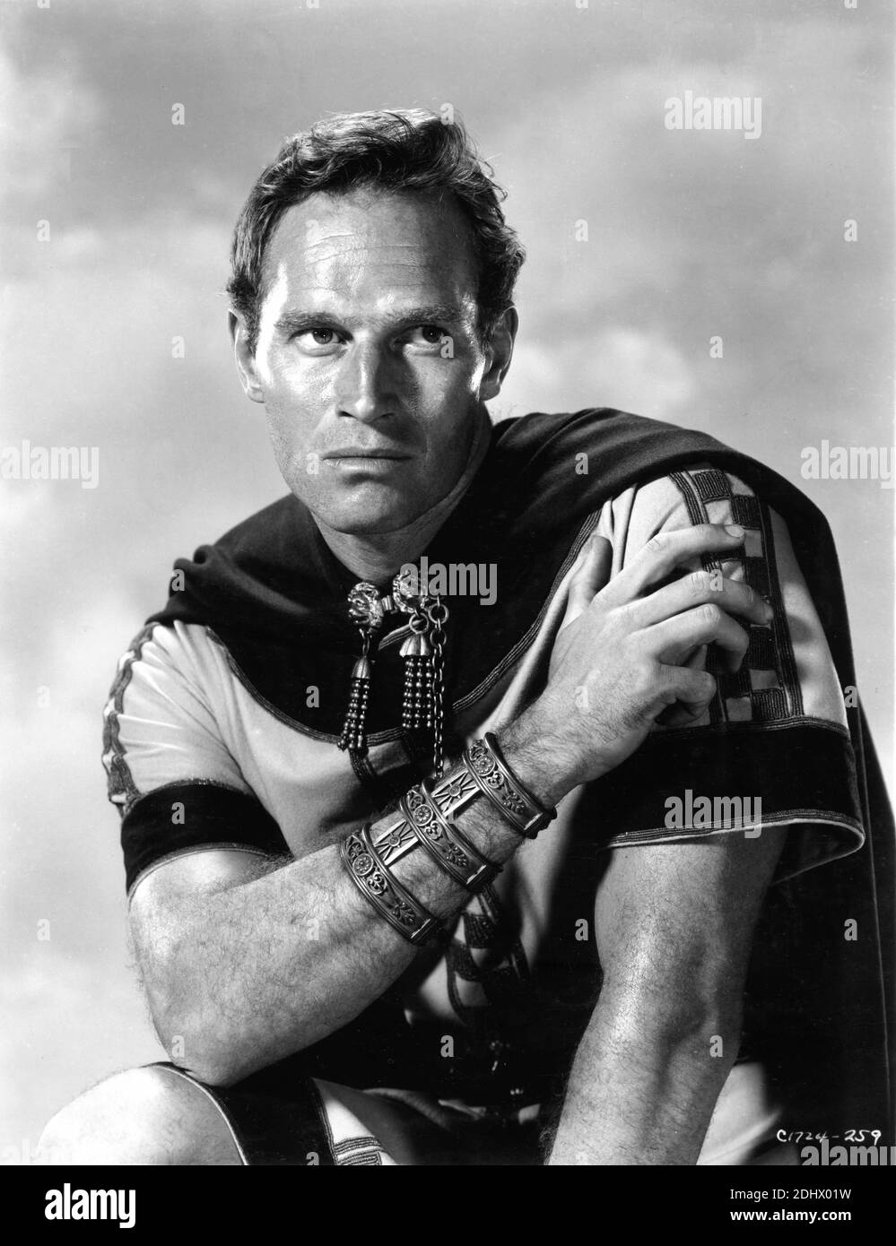 CHARLTON HESTON Portrait als BEN-HUR 1959 Regisseur WILLIAM WYLER Roman Allgemeines Lew Wallace Drehbuch Karl Tunberg Musik Miklos Rozsa Kostüm Design Elizabeth Haffenden Produzent Sam Zimbalist Metro Goldwyn Mayer Stockfoto