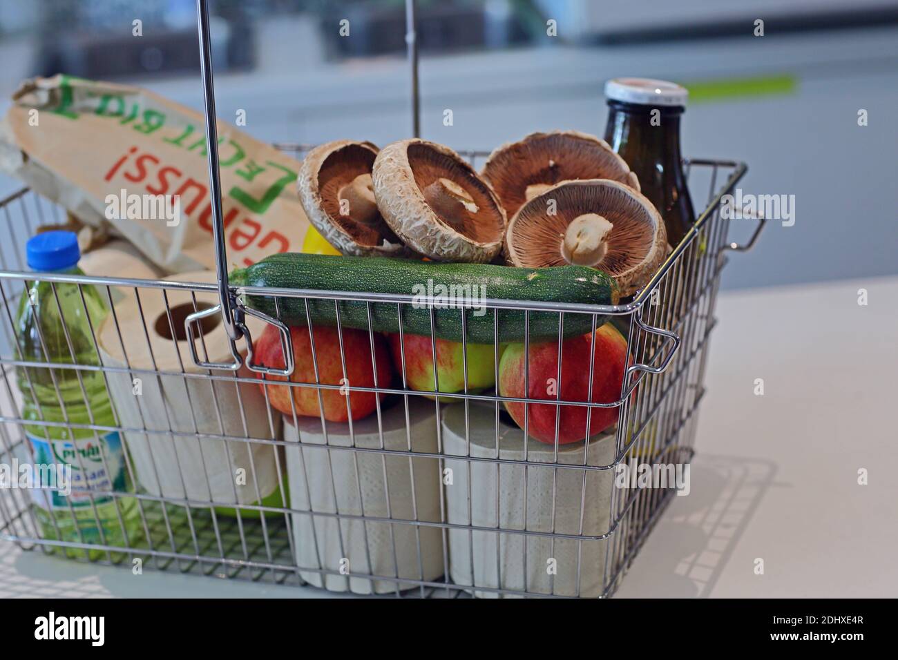 Deutschland / Berlin /Original Unverpackt, ein deutscher Concept Store, der Lebensmittel  ohne Verpackung verkauft Stockfotografie - Alamy
