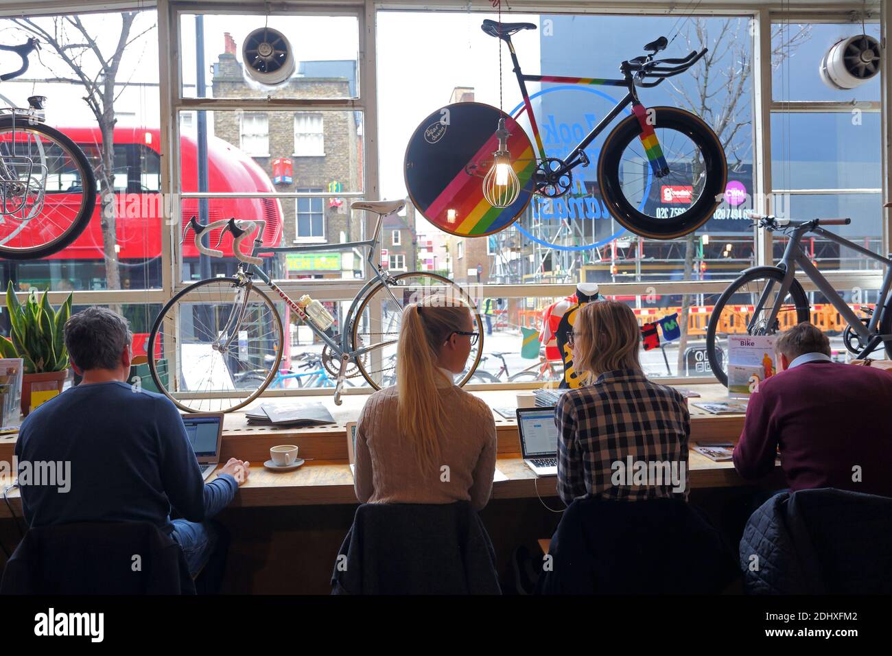 GROSSBRITANNIEN /England/ Fahrradcafe Look Mom Keine Hände auf der Old Street in London Stockfoto