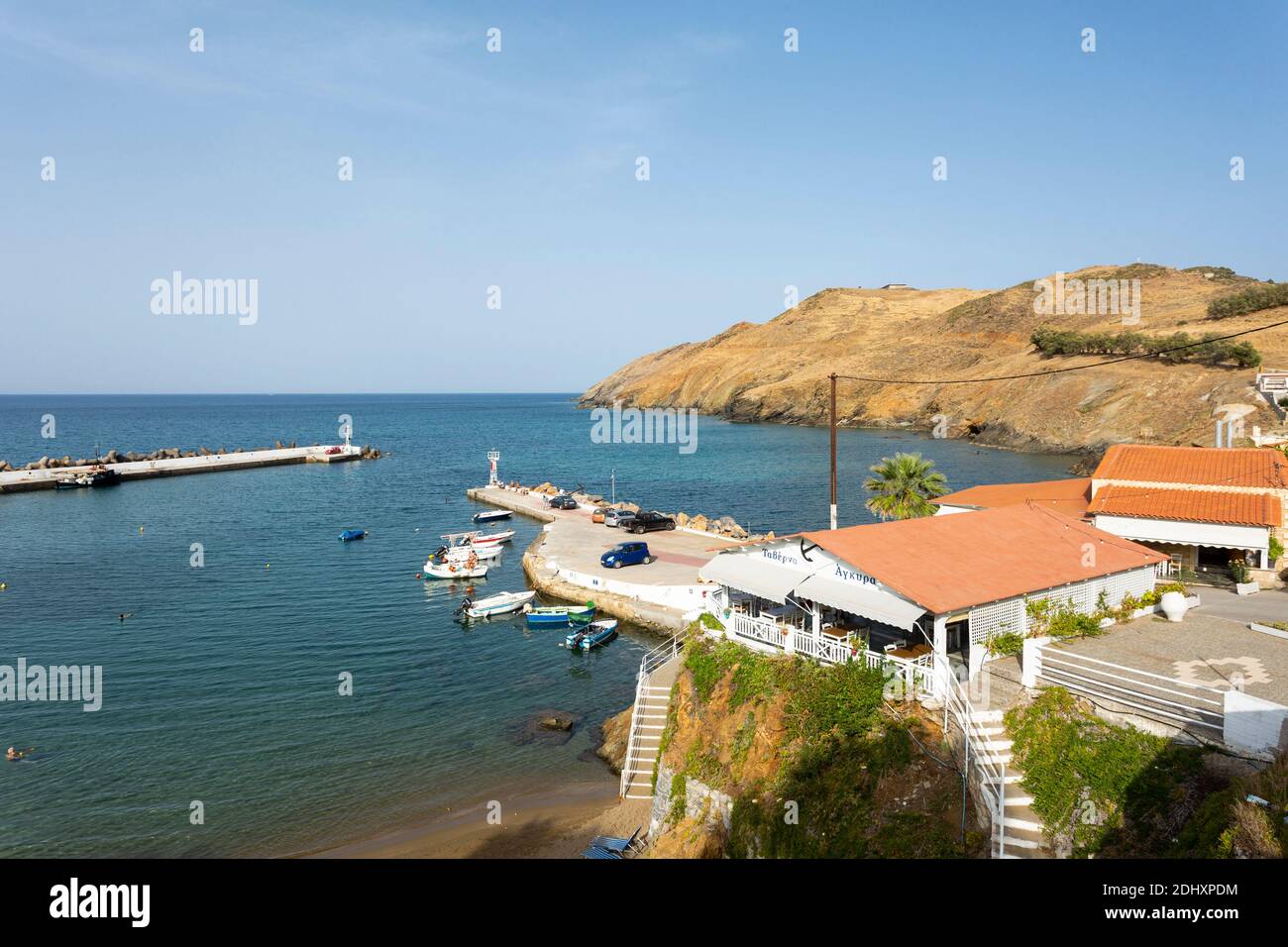 Waterfront Taverna in Panormas, Rethymno, Kreta, Griechenland Stockfoto