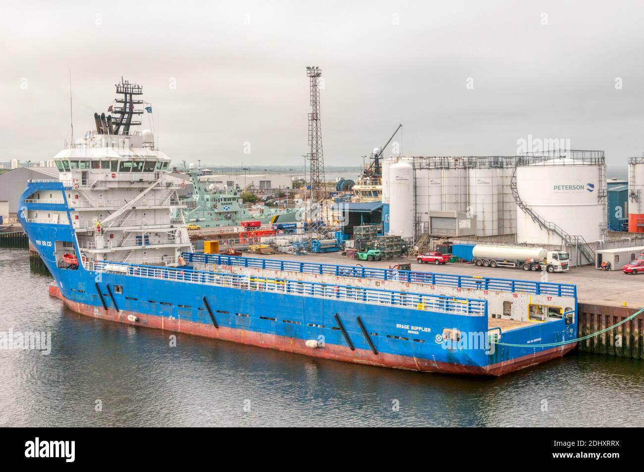 Mehrzweck-Offshore-Schiff Brage Lieferant, registriert in Bergen, verankert in Aberdeen Docks. Stockfoto