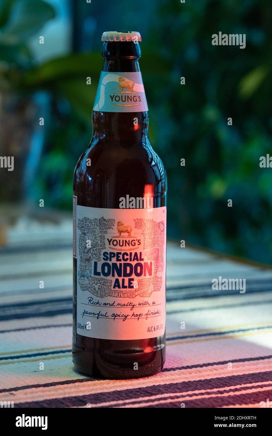 Ankara, Türkei - 12. Dezember 2020: Ein kommerzielles Beispiel für importiertes Craft Beer in der Türkei. Aufgrund der hohen Steuerregelungen ist es schwierig, eine große Vielfalt zu finden. Stockfoto