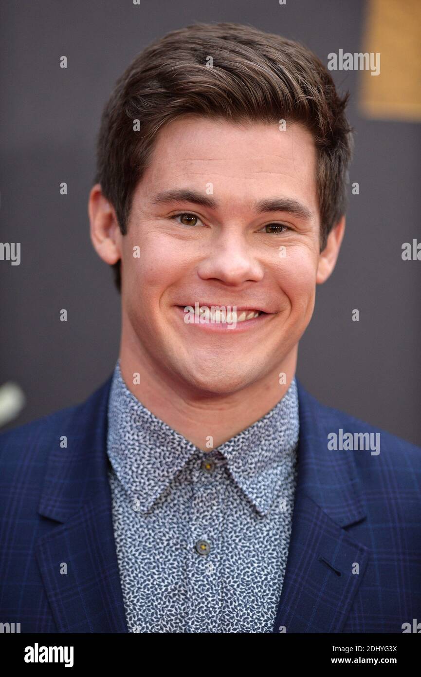 Adam Devine nimmt am 2016 9. April 2016 an den MTV Movie Awards in den Warner Bros. Studios in Burbank, Kalifornien, Teil. Foto von Lionel Hahn/ABACAPRESS.COM Stockfoto