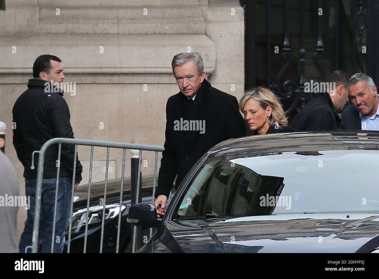 Bernard Arnault und seine Frau Helene Mercier-Arnault bei der Beerdigung von Laurence Chirac (ältere Tochter des ehemaligen Präsidenten Jacques Chirac und Bernadette Chirac) in der Sainte Clotilde Kirche in Paris, Frankreich am 16. April 2016 statt. Foto von ABACAPRESS.COM Stockfoto