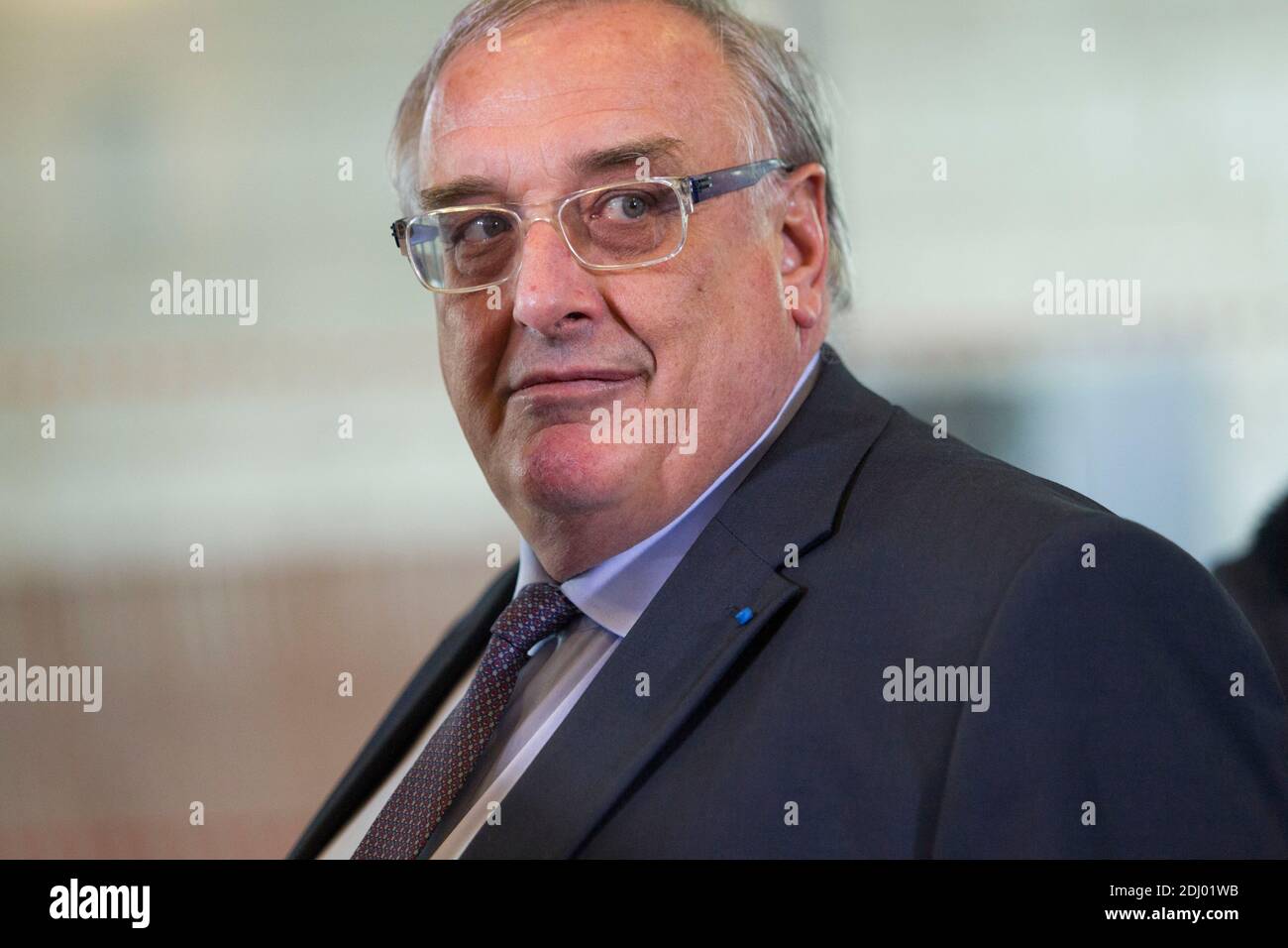 Herve Guillou, CEO von DCNS, besuchte am 26. April 2016 den Hauptsitz der DCNS Gruppe, um die neue Partnerschaft mit der Royal Australian Navy (RAN) in Paris, Frankreich, zu markieren. DCNS, eine französische Industriegruppe, spezialisiert auf Marine Verteidigung und Energie, unterzeichnete einen 34-Milliarden-Euro-Vertrag mit der australischen Marine für den Bau einer Flotte von U-Booten. Foto von Lewis Joly/Pool/ABACAPRESS.COM Stockfoto