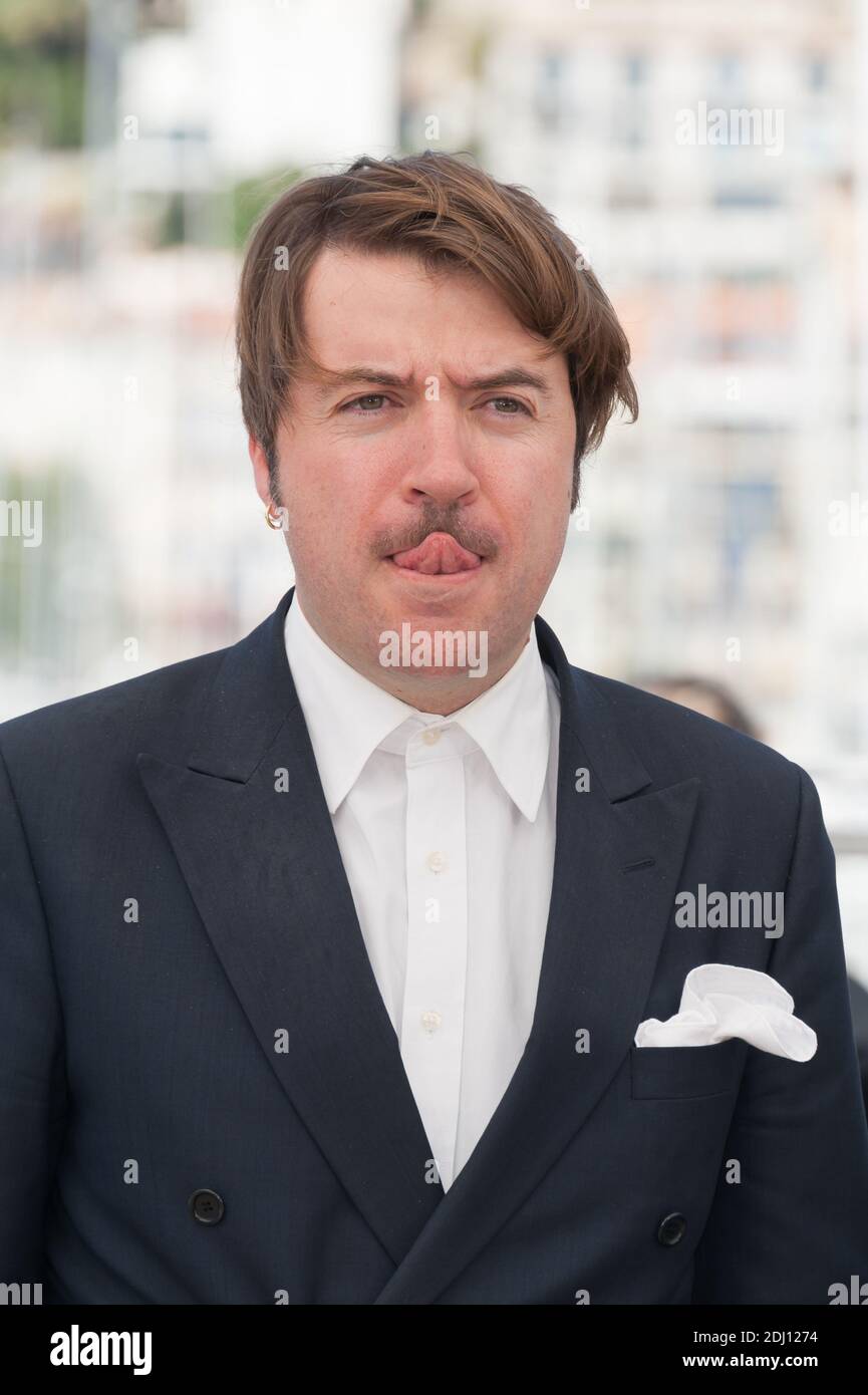 Regisseur Albert Serra bei einer Fotoschau für den Film 'La mort de Louis XIV' im Rahmen der 69. Internationalen Filmfestspiele von Cannes, am 19. Mai 2016 im Palais des Festivals in Cannes, Südfrankreich. Foto von Nicolas Genin/ABACAPRESS.COM Stockfoto
