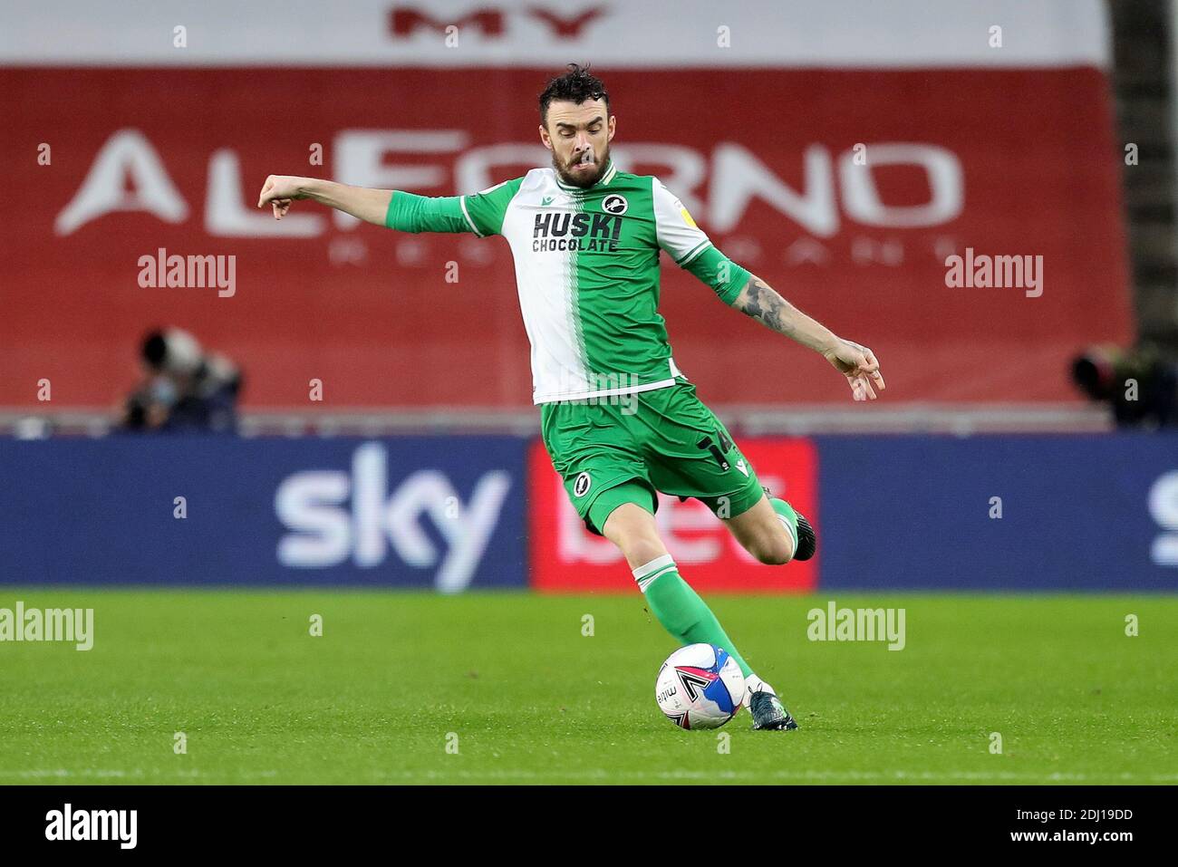 MIDDLESBROUGH, ENGLAND. 12. DEZEMBER Scott Malone von Millwall während des Sky Bet Championship Spiels zwischen Middlesbrough und Millwall im Riverside Stadium, Middlesbrough am Samstag, 12. Dezember 2020. (Kredit: Mark Fletcher, Mi News) Kredit: MI Nachrichten & Sport /Alamy Live Nachrichten Stockfoto