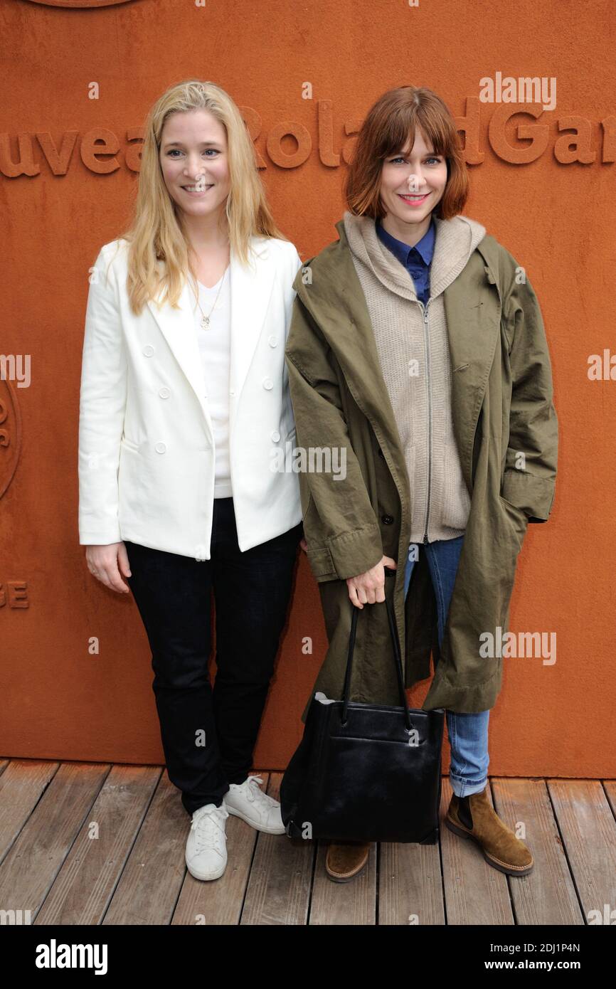 Natacha Reignier, Marie-Josee Croze beim French Tennis Open in der Roland-Garros Arena in Paris, Frankreich am 04. juni 2016. Foto von Alban Wyters/ABACAPRESS.COM Stockfoto