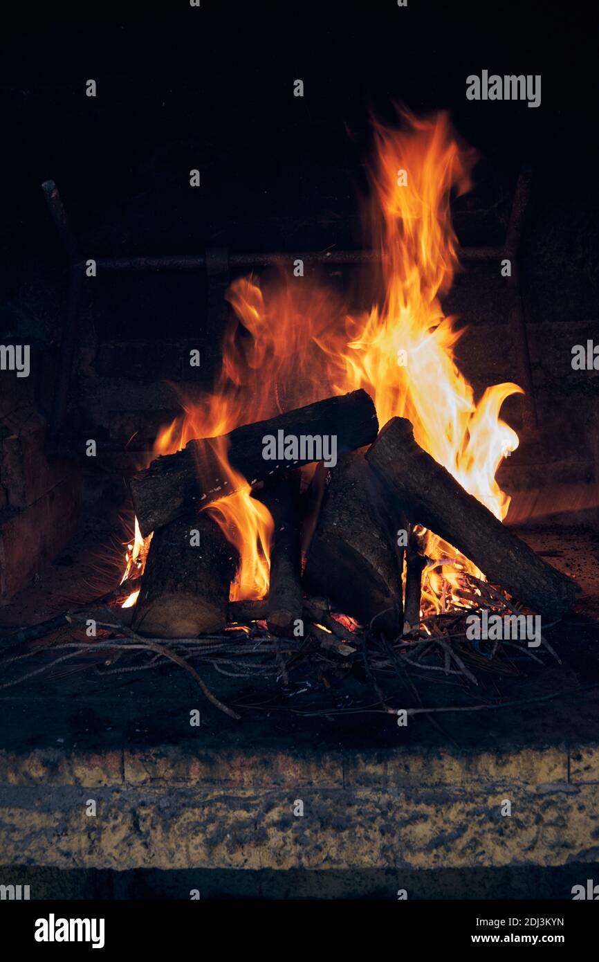 Ein heisses Feuer für ein Picknick Stockfoto