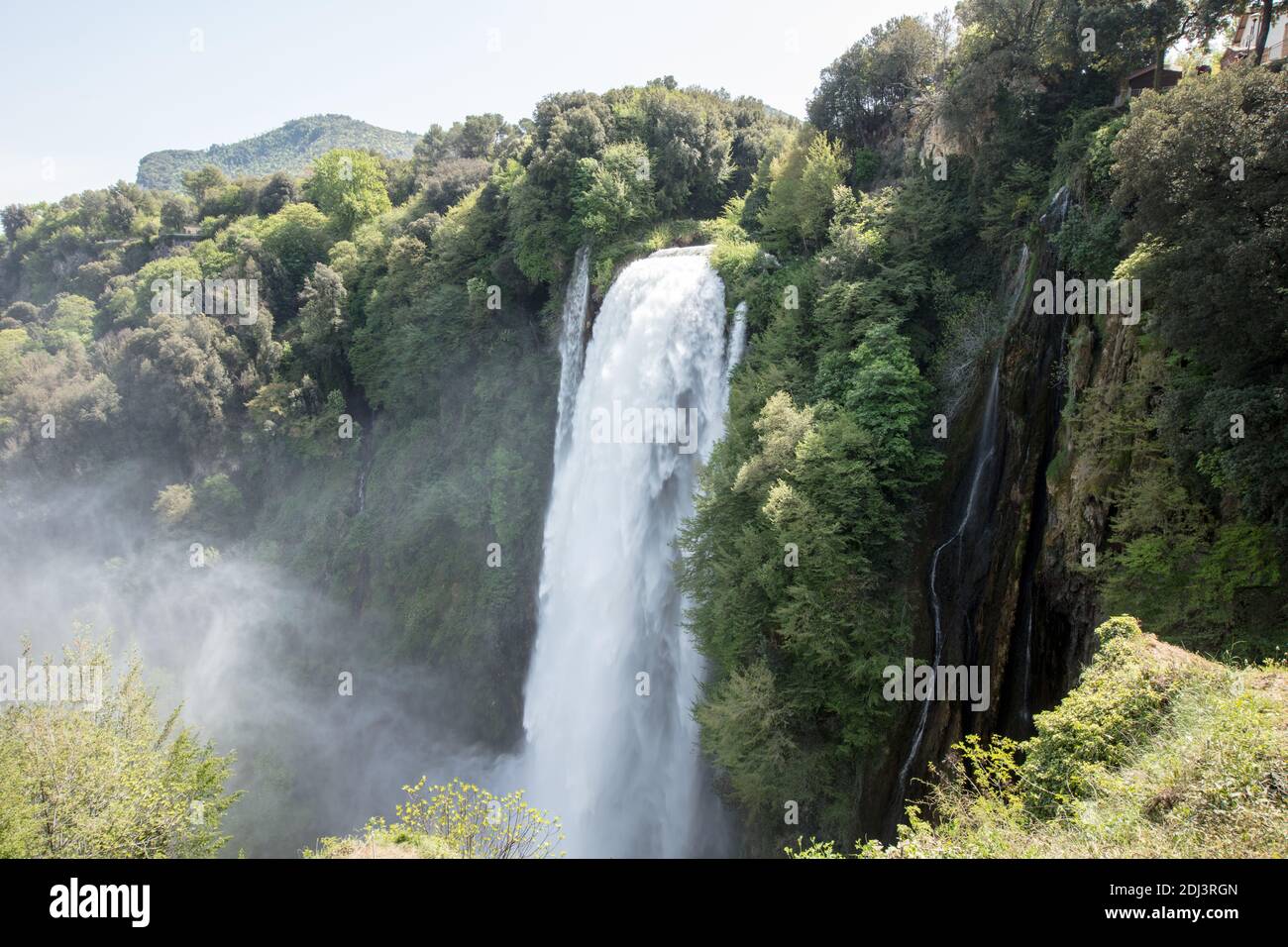 Marmore Falls, Umbrien, Italien (Cascata delle Marmore) - der höchste von Menschen geschaffene Wasserfall der Welt, der von den alten Römern geschaffen wurde, in der Nähe von Terni in Umbrien Stockfoto