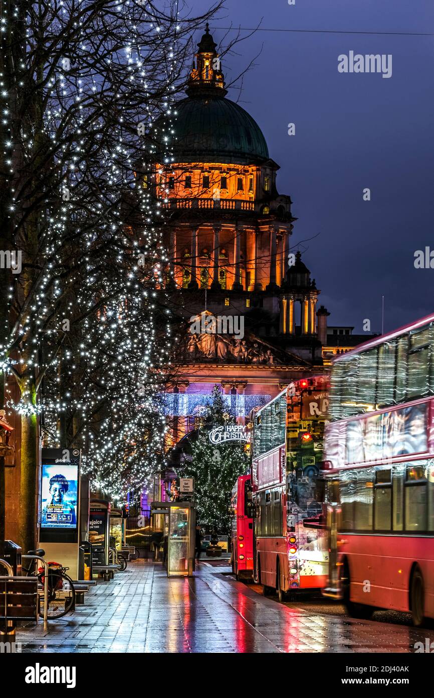 Der Belfast City Hall zu Weihnachten Stockfoto