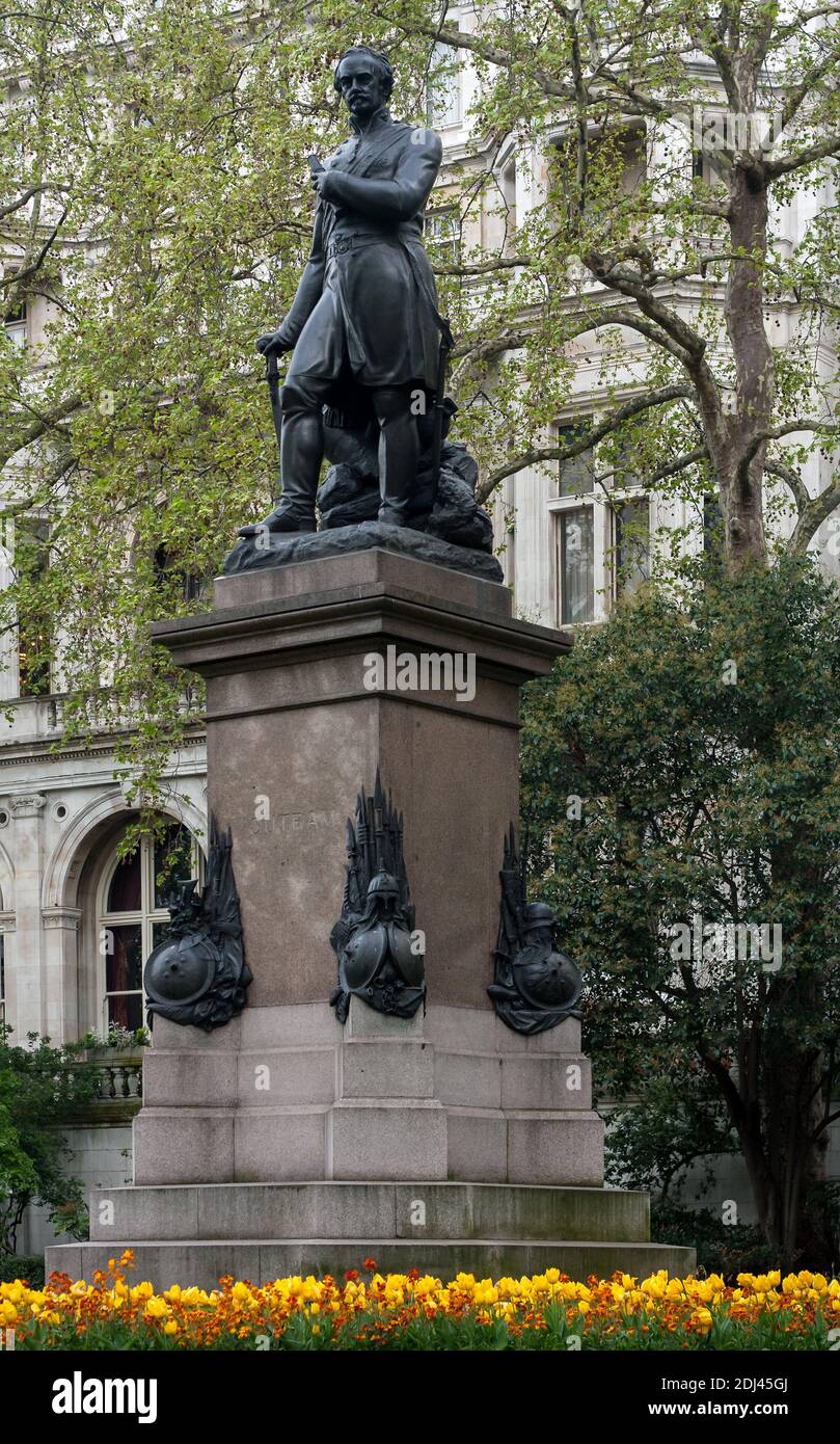 LONDON, Großbritannien - 03. MAI 2008: Statue des Generalleutnants Sir James Outram in Whitehall Gardens Stockfoto