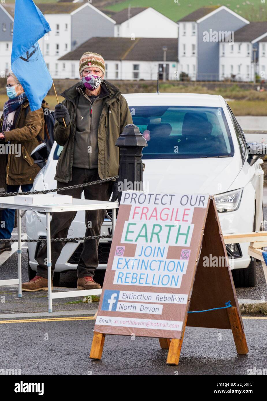 North Devon Extinction Rebellion Protester, Bideford, Devon, 12/12/2020 Stockfoto