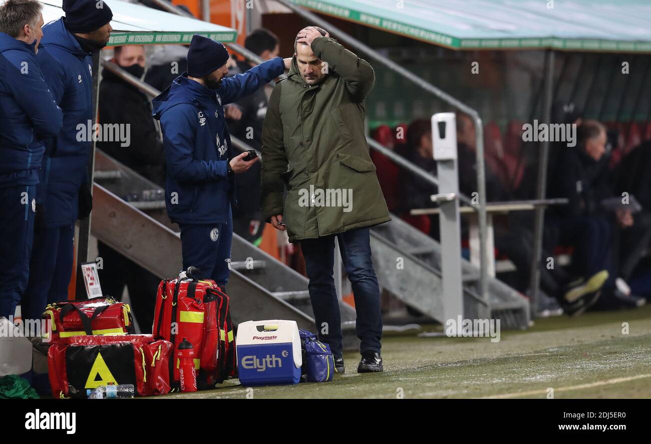 Augsburg, Deutschland. 13. Dez 2020. firo: 13.12.2020 Fuvuball: Fußball: 1. Bundesliga, Saison 2020/21 FC Augsburg - FC Schalke 04 Gestik, Manuel Baum Credit: Max Ellerbrake/firo/Pool (Nutzung weltweit/dpa/Alamy Live News) Stockfoto